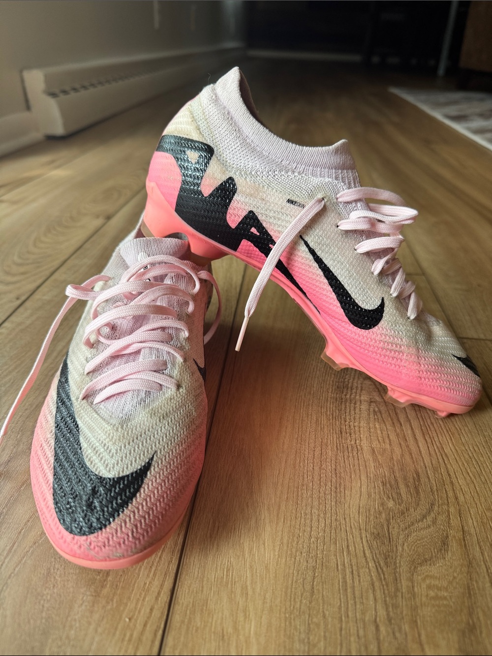 Nike Zoom Mercurial Vapor 15 Pro FG
Brilliance Pack Pink Size 6